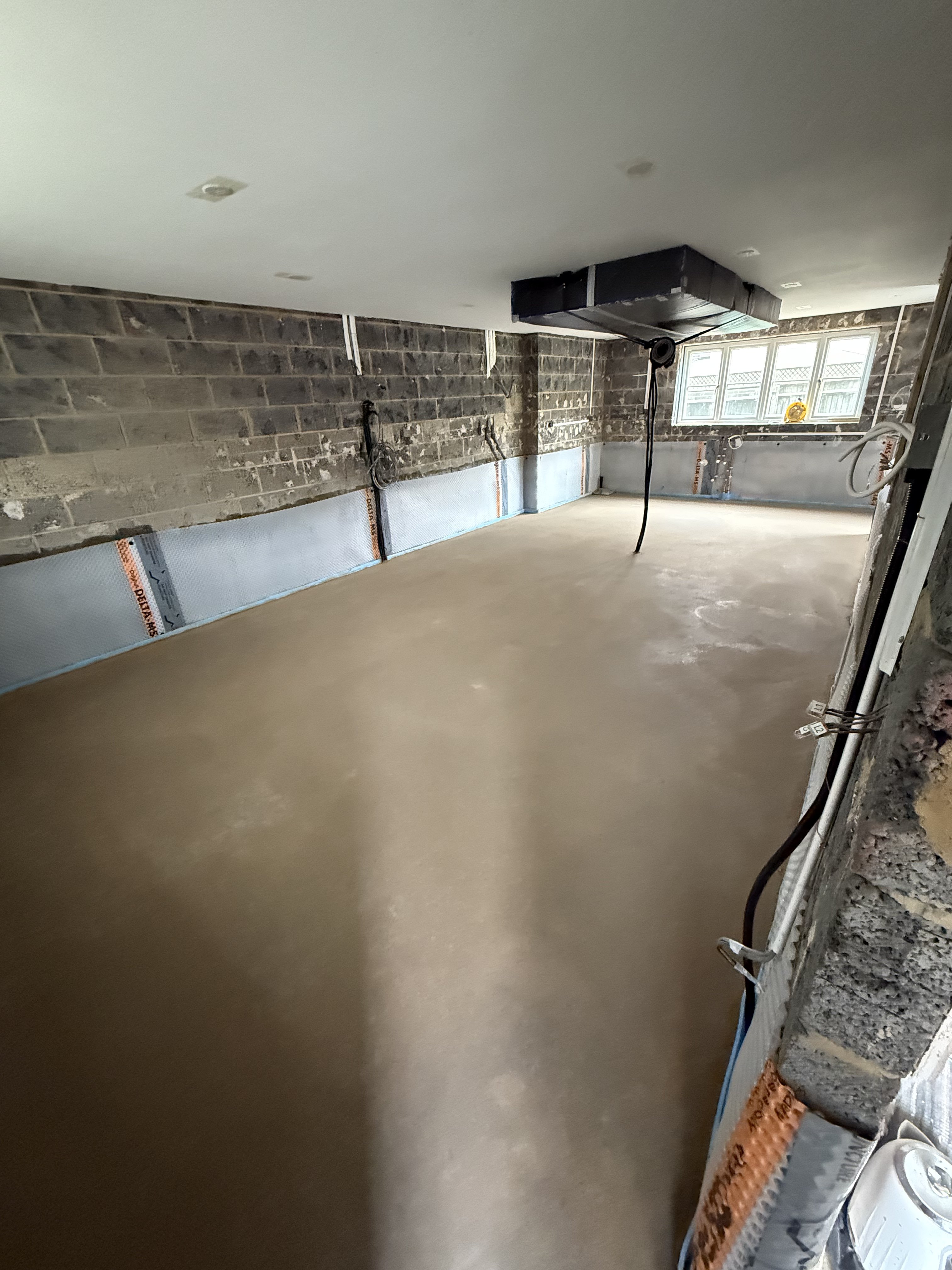 Kitchen floor — waterproof screed laid